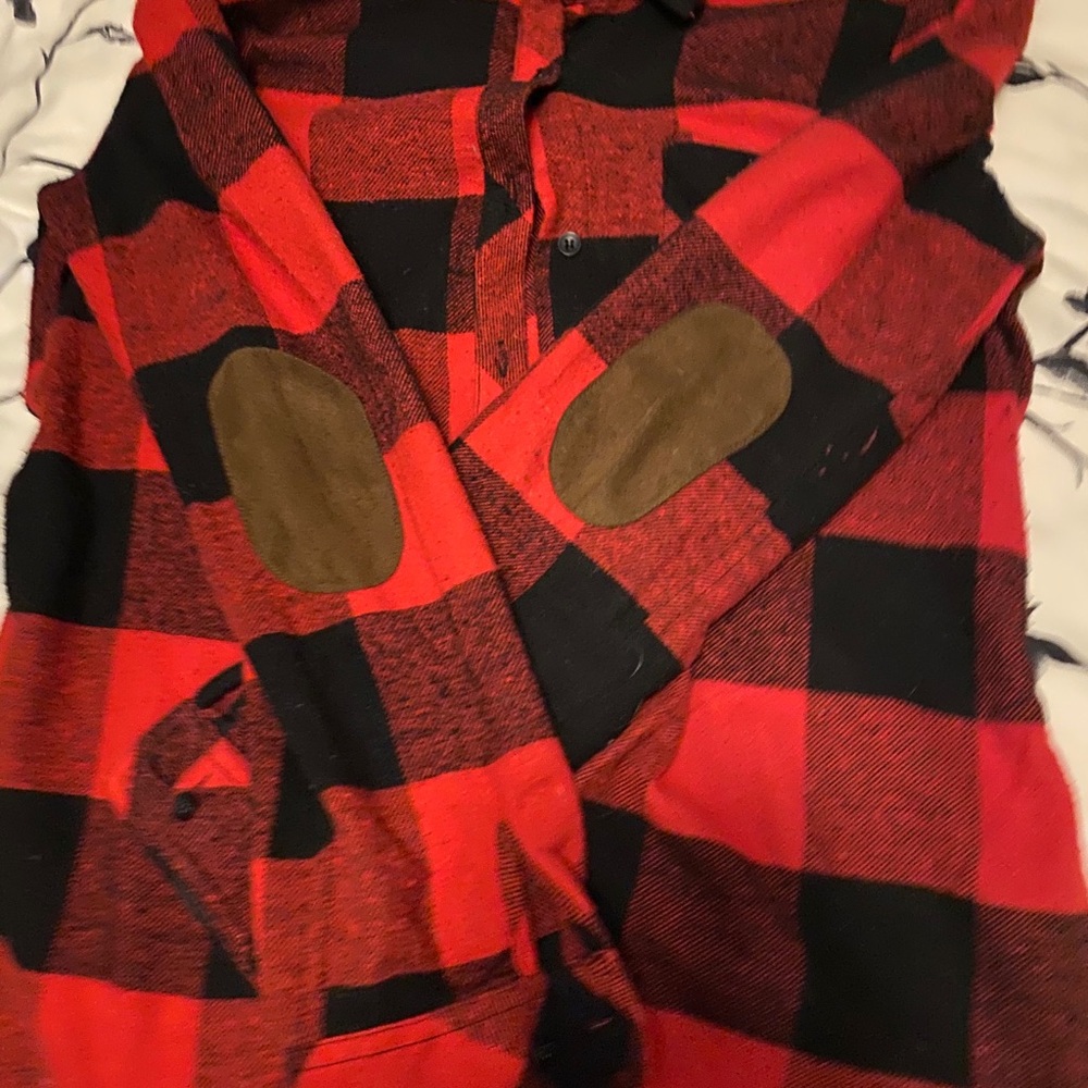 Red & Black flannel ❤️🖤 - Picture 2 of 3
